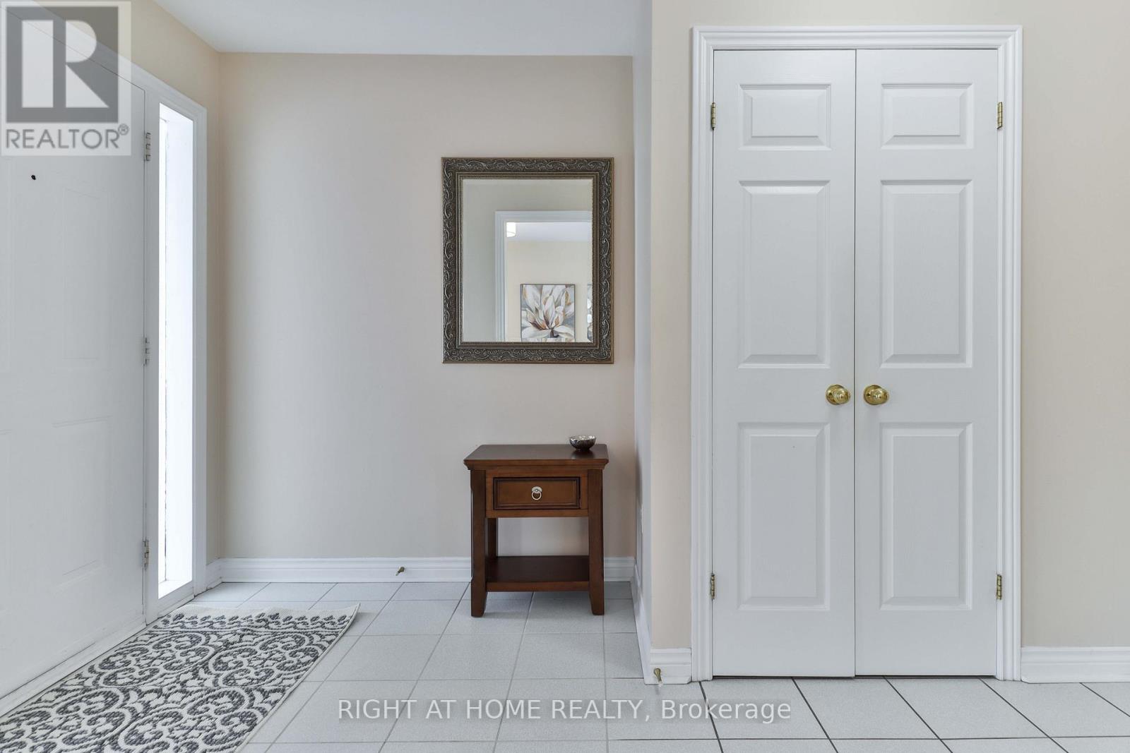 459 Maple Leaf Drive, Toronto, Ontario  M6L 1R1 - Photo 2 - W12714022