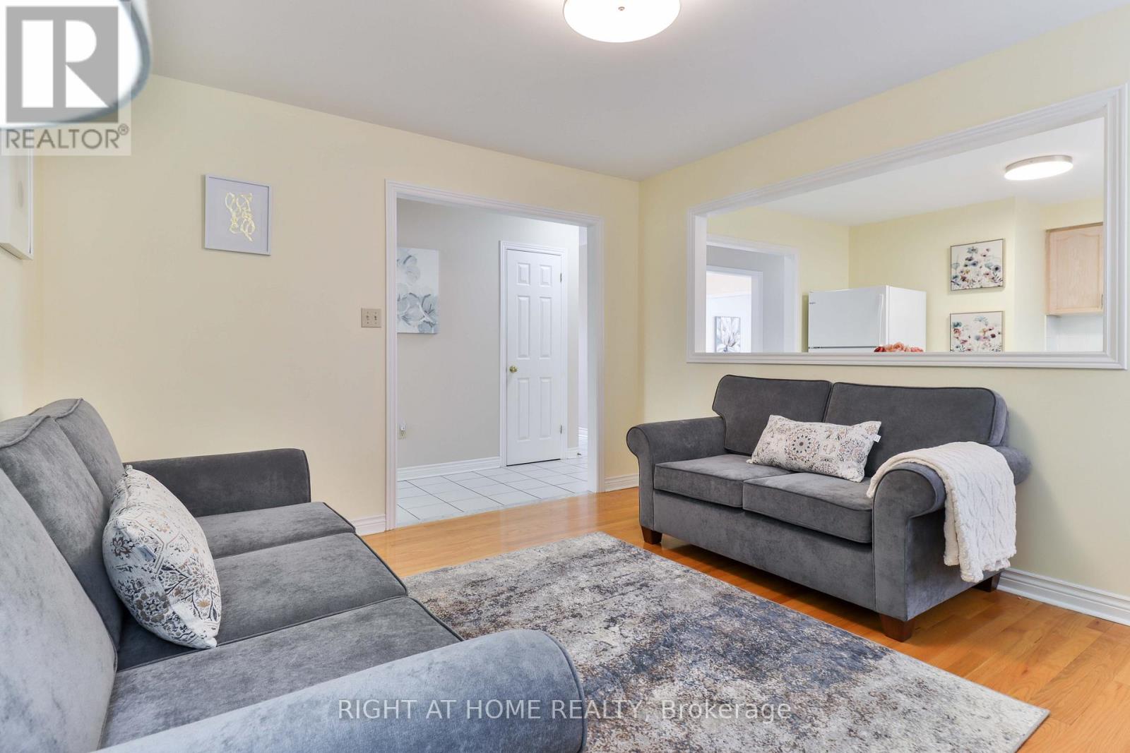 459 Maple Leaf Drive, Toronto, Ontario  M6L 1R1 - Photo 13 - W12714022