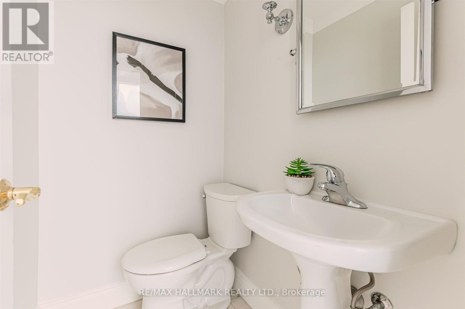 16 Burdock Lane, Toronto, Ontario  M3C 2G5 - Photo 14 - C12884302