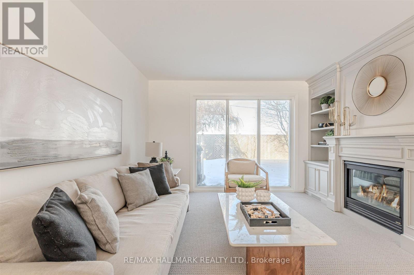 16 Burdock Lane, Toronto, Ontario  M3C 2G5 - Photo 4 - C12884302