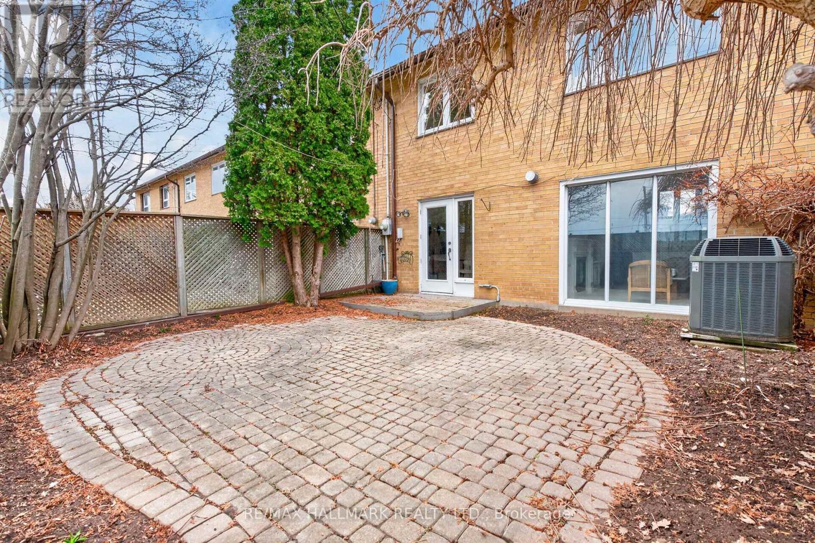 16 Burdock Lane, Toronto, Ontario  M3C 2G5 - Photo 26 - C12884302