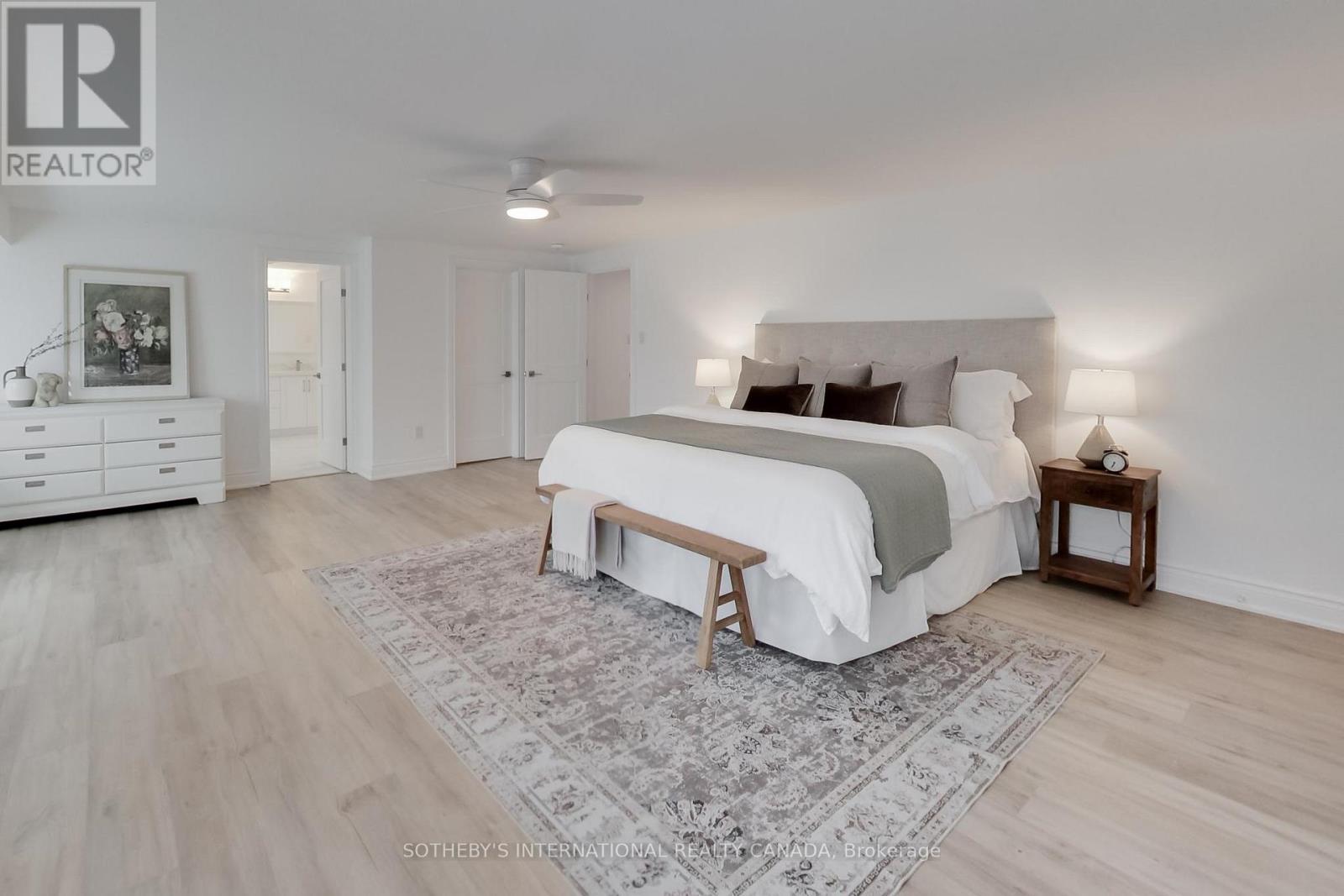 1124 Lansdown Drive, Oakville, Ontario  L6J 7N7 - Photo 21 - W13018156