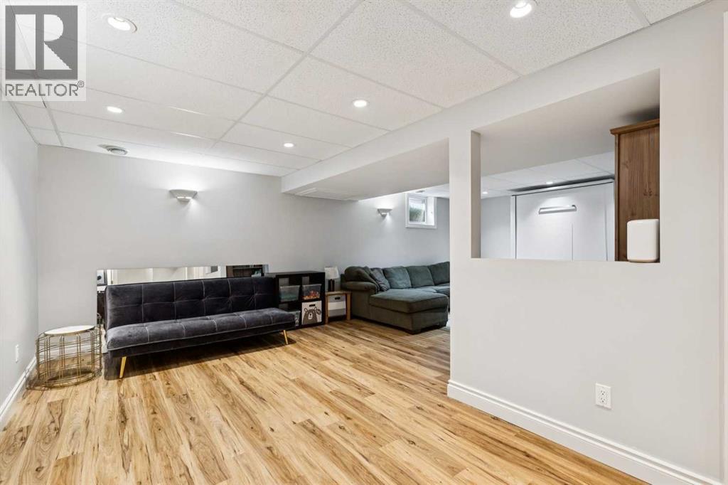 734 Oakhill Place Sw, Calgary, Alberta  T2V 3X9 - Photo 31 - A2299715