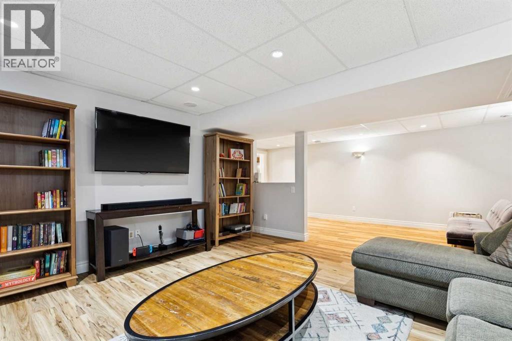 734 Oakhill Place Sw, Calgary, Alberta  T2V 3X9 - Photo 34 - A2299715