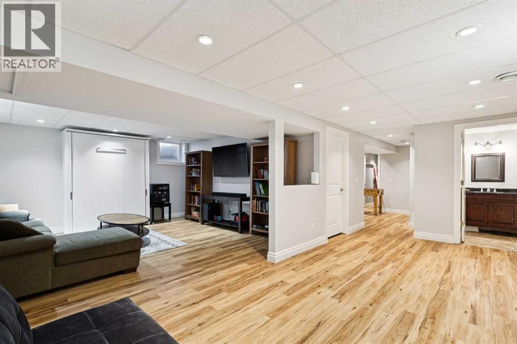 734 Oakhill Place Sw, Calgary, Alberta  T2V 3X9 - Photo 32 - A2299715