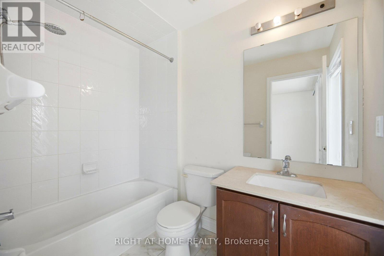 7114 Triumph Lane, Mississauga, Ontario  L5N 0C5 - Photo 30 - W13039906