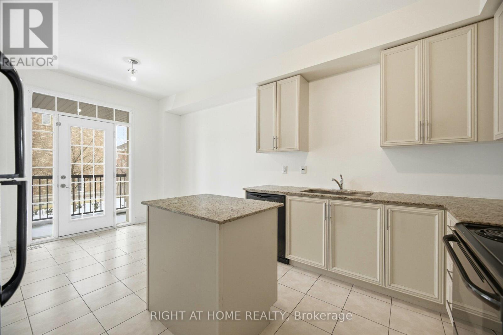 7114 Triumph Lane, Mississauga, Ontario  L5N 0C5 - Photo 7 - W13039906