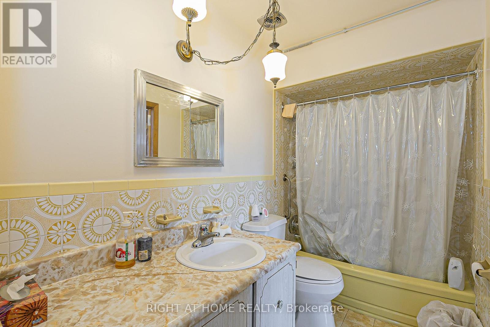 125 Shoreham Drive, Toronto, Ontario  M3N 1S8 - Photo 11 - W13060734