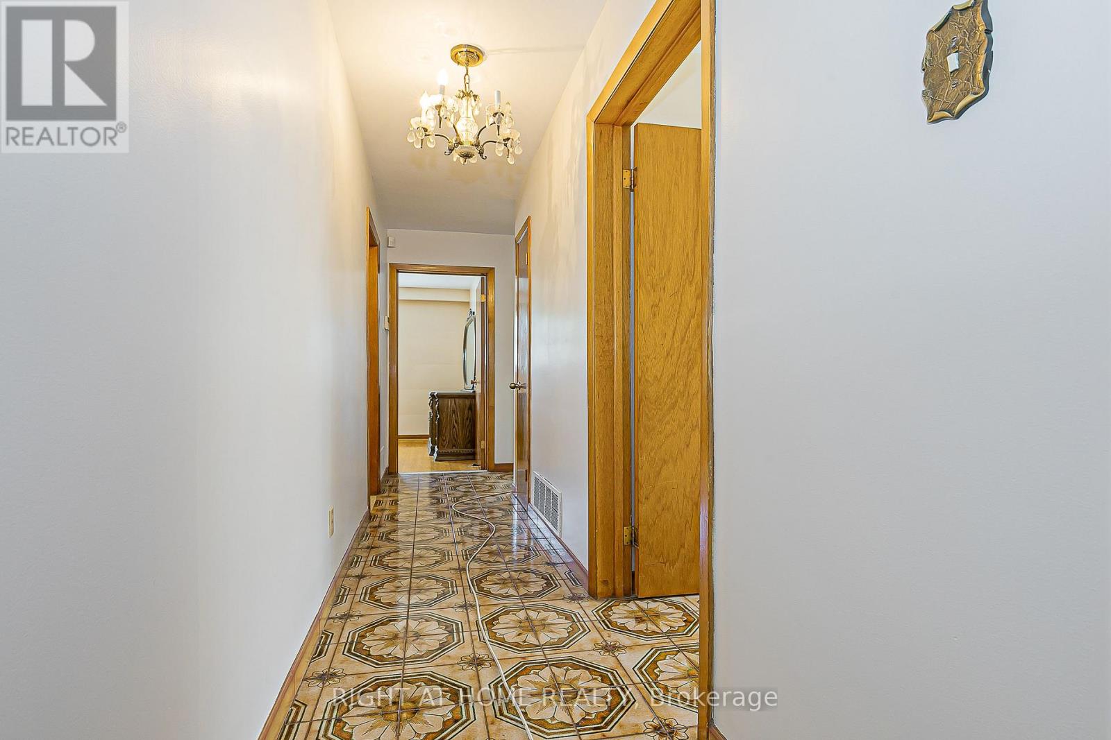 125 Shoreham Drive, Toronto, Ontario  M3N 1S8 - Photo 5 - W13060734
