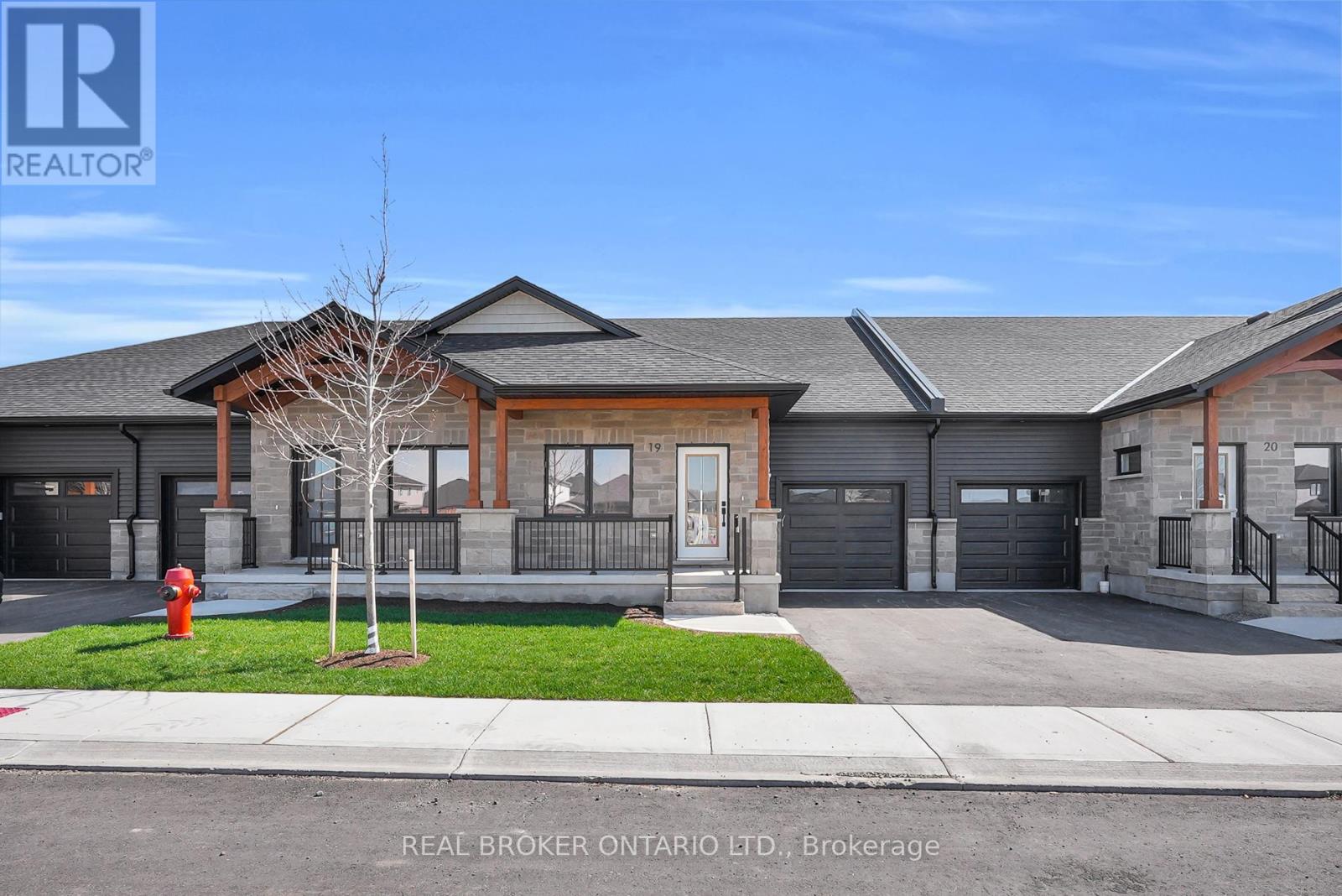 27 - 29 WEYMOUTH STREET, Woolwich, Ontario