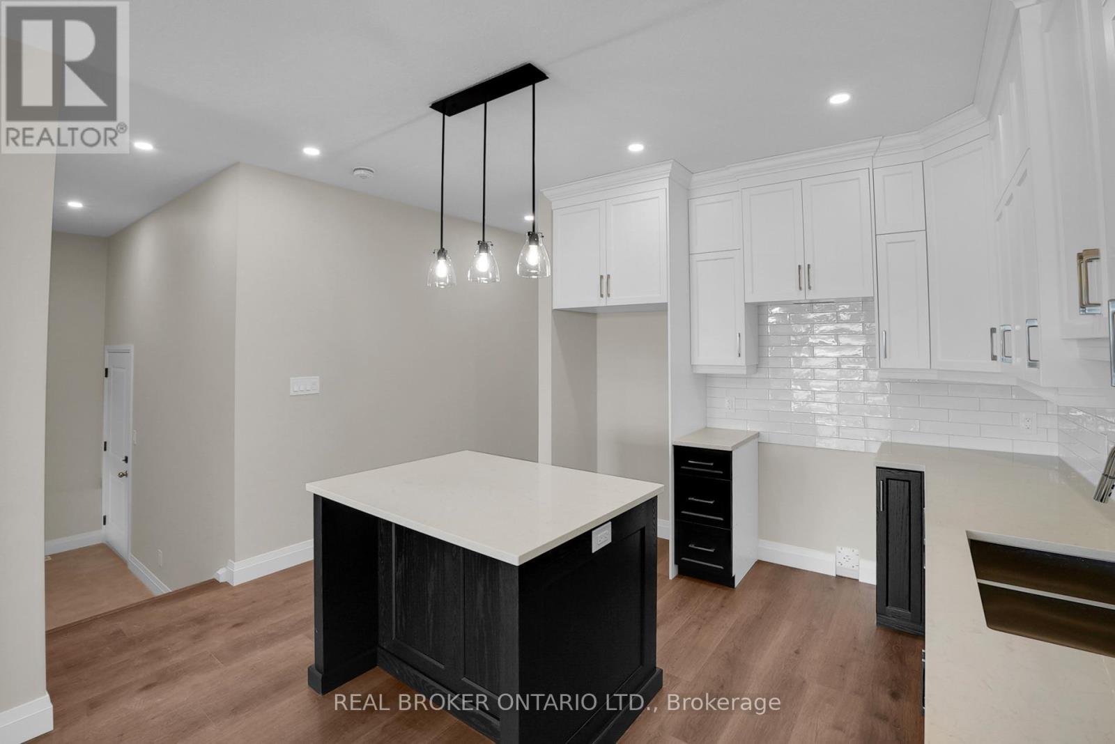18 - 29 Weymouth Street, Woolwich, Ontario  N3B 0G3 - Photo 9 - X12968924