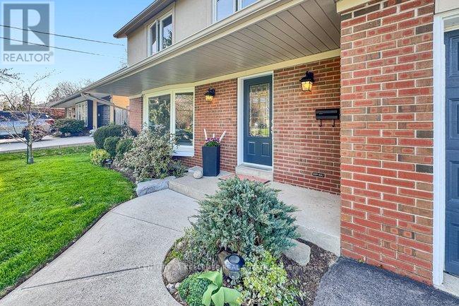 1059 Sierra Boulevard, Mississauga, Ontario  L4Y 2E3 - Photo 2 - W13065216