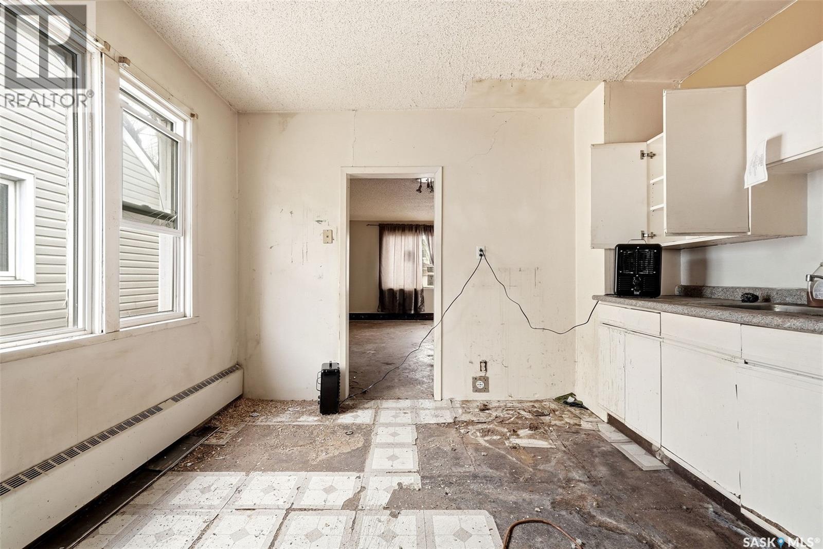 2221 Atkinson Street, Regina, Saskatchewan  S4N 3X2 - Photo 6 - SK034495