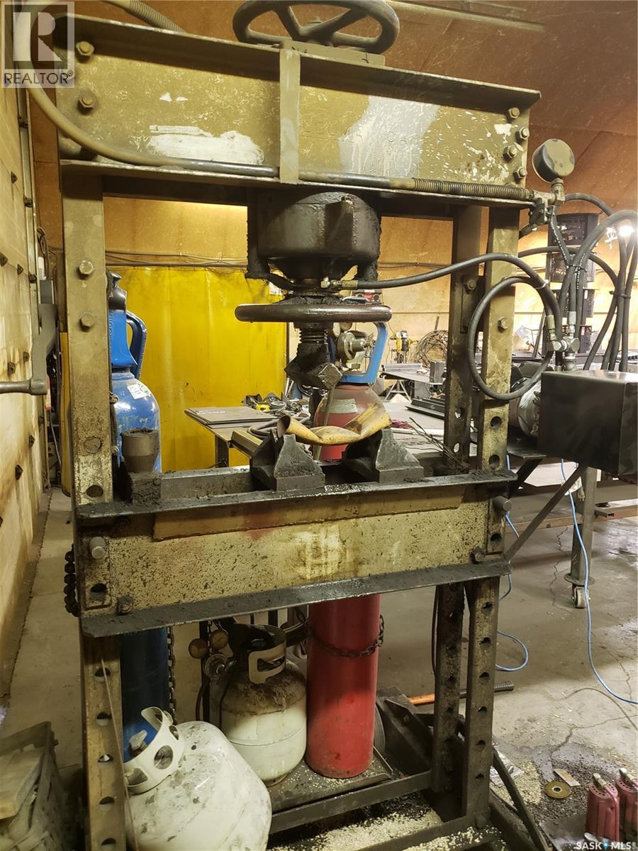 Metalman Art & Design, Vanscoy Rm No. 345, Saskatchewan  S7K 3J6 - Photo 22 - SK034479