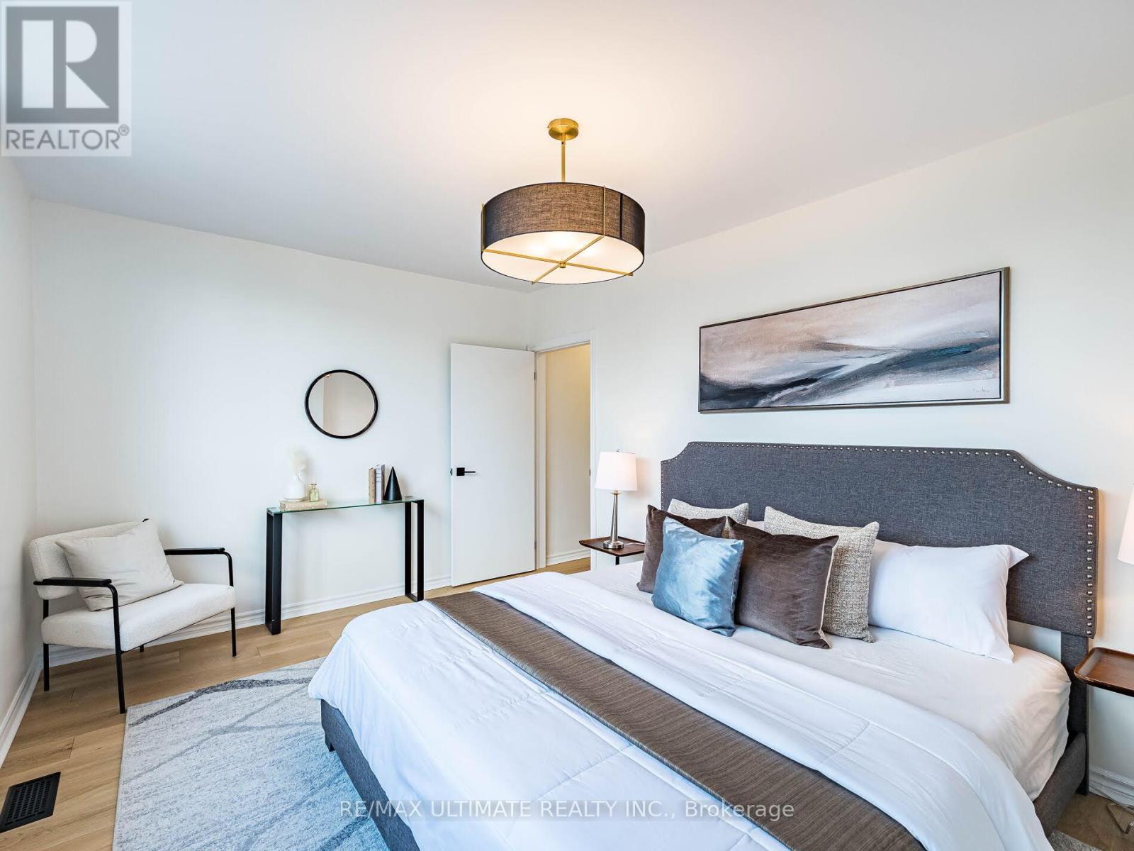 918 Ossington Avenue, Toronto, Ontario  M6G 3V1 - Photo 20 - W12853176