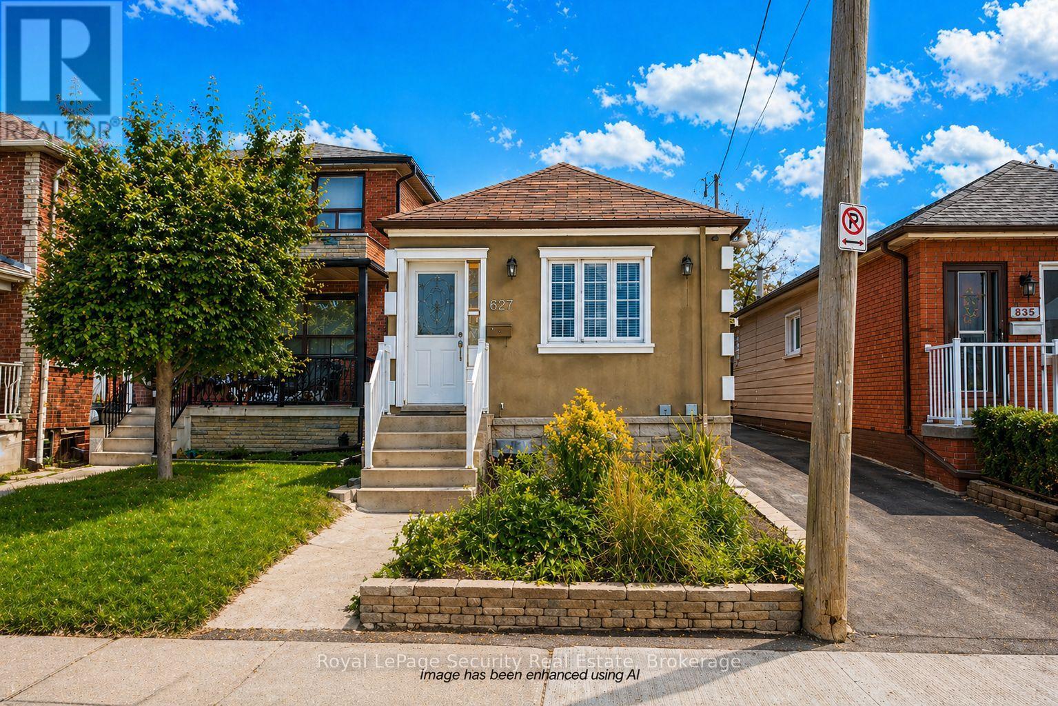 627 CALEDONIA ROAD, Toronto, Ontario
