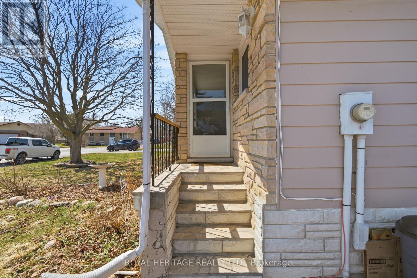 18 Panelas Crescent, Quinte West, Ontario  K8V 6A5 - Photo 4 - X12978368