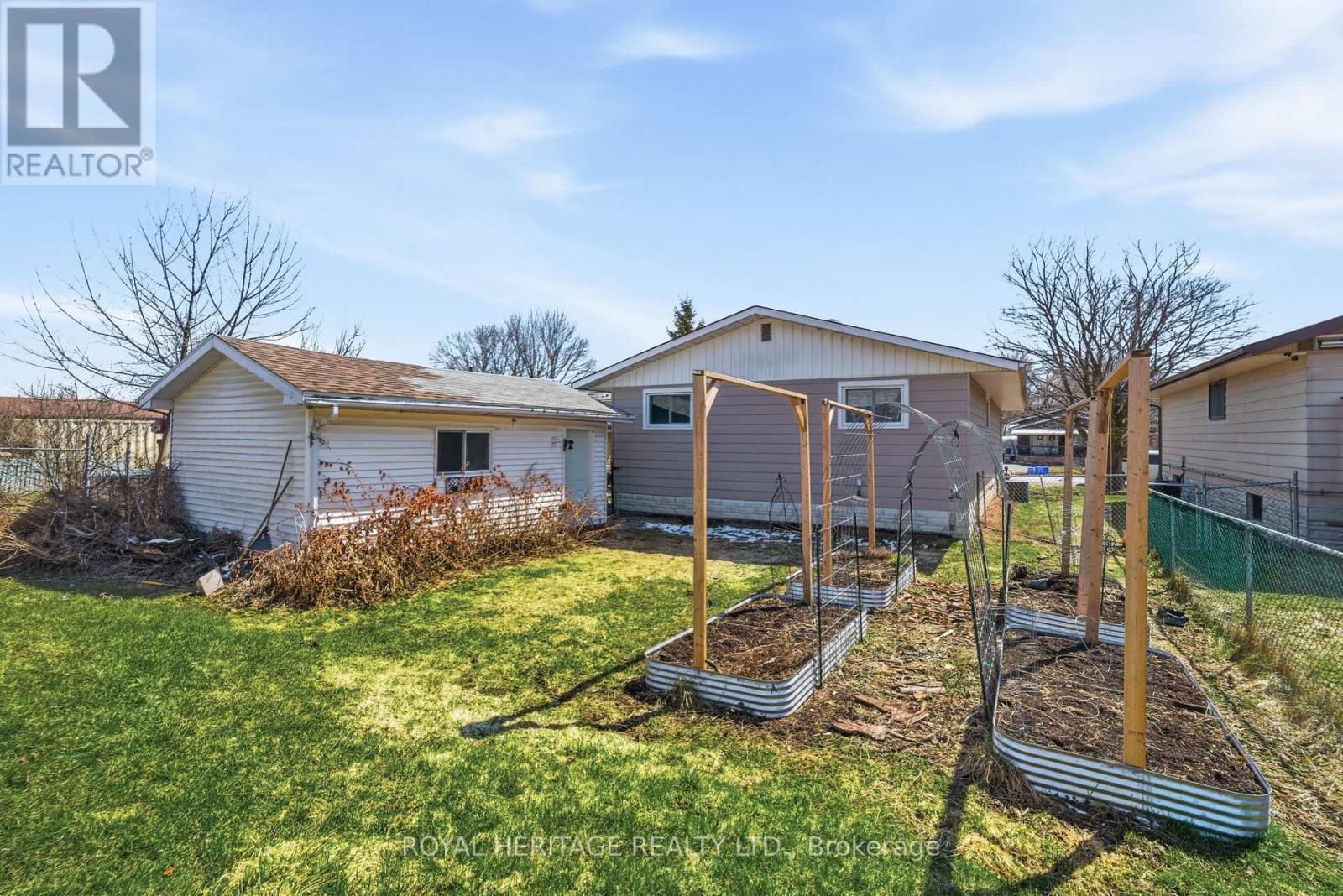 18 Panelas Crescent, Quinte West, Ontario  K8V 6A5 - Photo 49 - X12978368