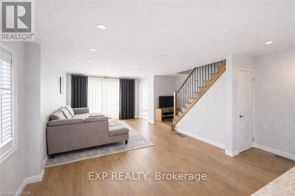 150 Overlea Drive, Kitchener, Ontario  N2M 1T3 - Photo 3 - X13065210
