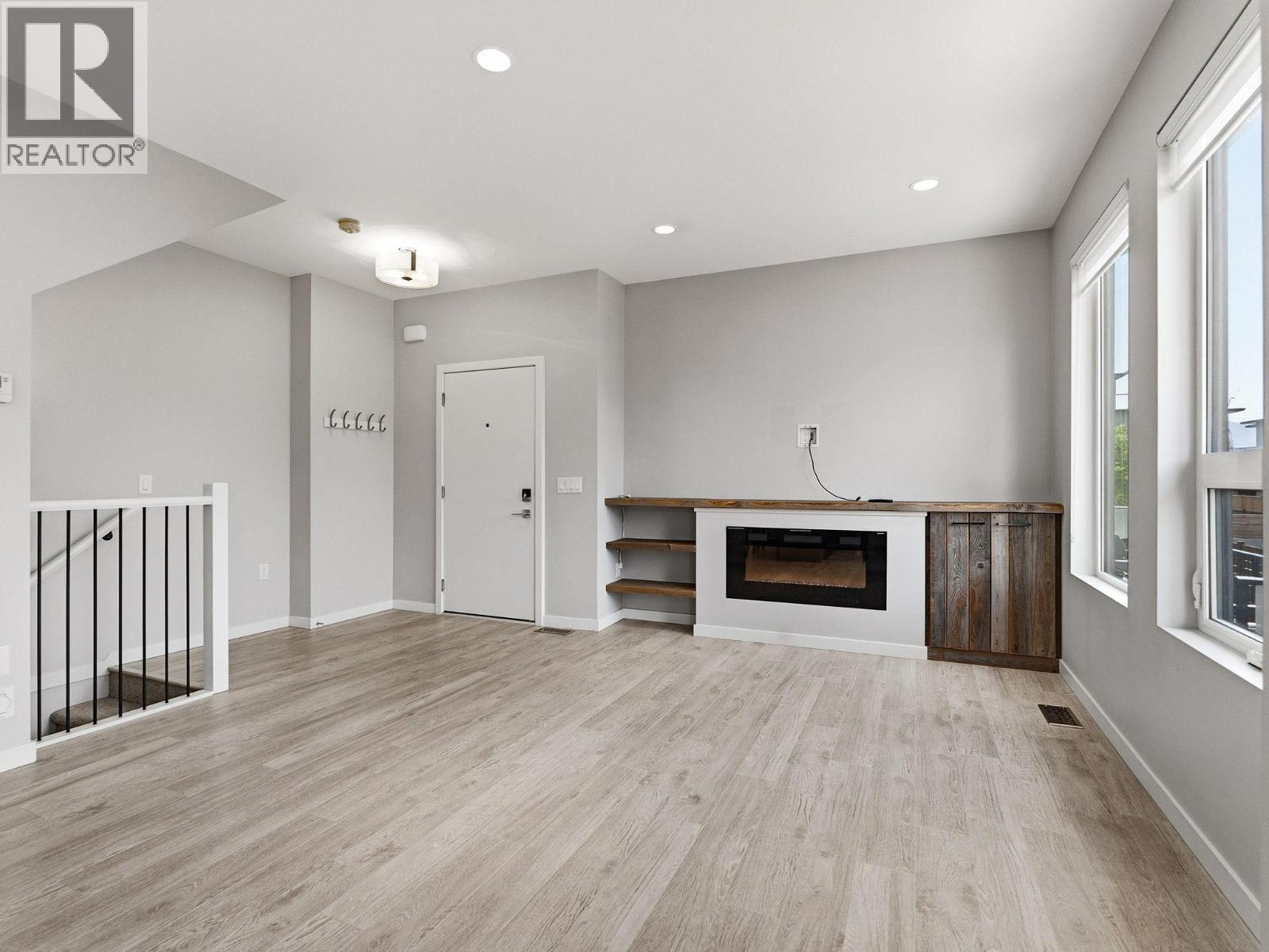 580 Patterson Avenue, Kelowna, British Columbia  V1Y 5C6 - Photo 3 - 10385074