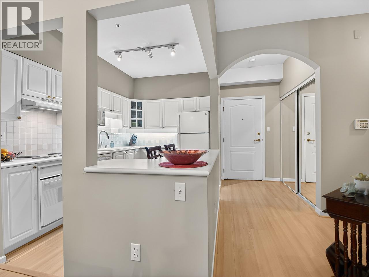 513 5262 Oakmount Crescent, Burnaby, British Columbia  V5H 4R7 - Photo 6 - R3117851