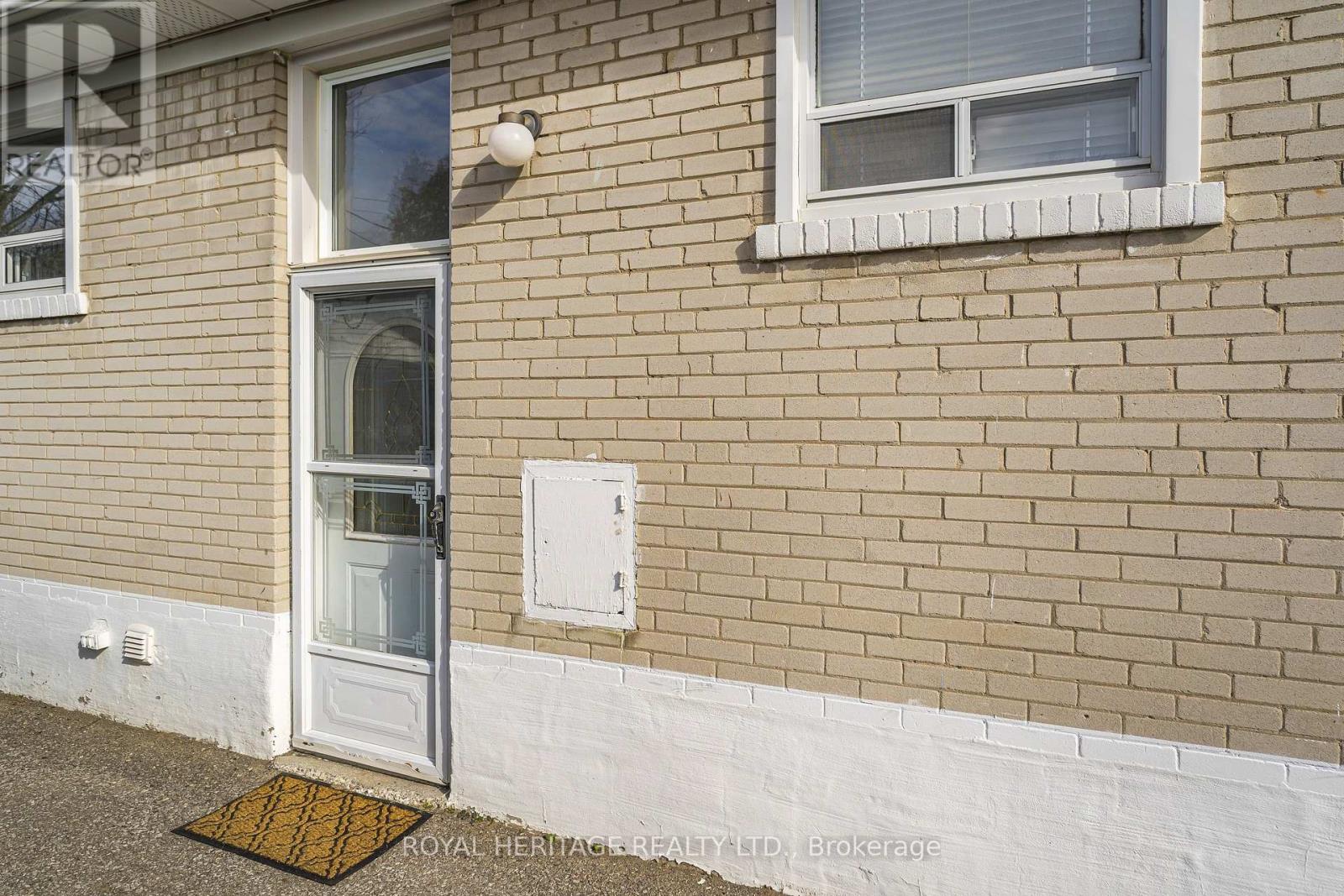 121 Tulloch Drive, Ajax, Ontario  L1S 2S7 - Photo 4 - E12962680