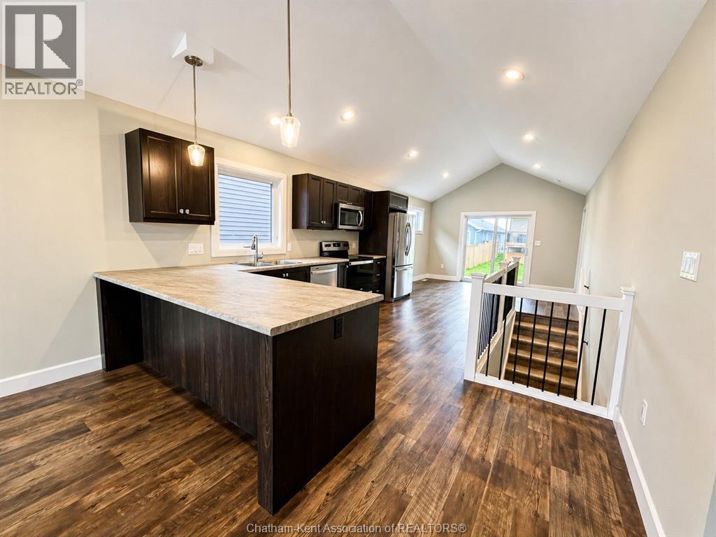 111 Ironwood Trail, Chatham, Ontario  N7M 0T3 - Photo 2 - 26005767