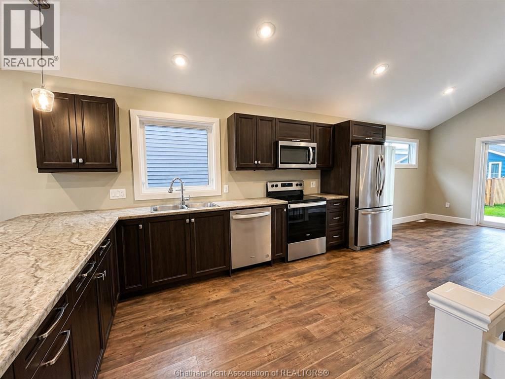 111 Ironwood Trail, Chatham, Ontario  N7M 0T3 - Photo 3 - 26005767