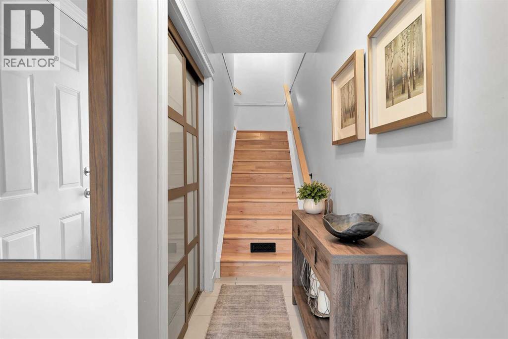 40 Patina Terrace Sw, Calgary, Alberta  T3H 4M8 - Photo 7 - A2301285