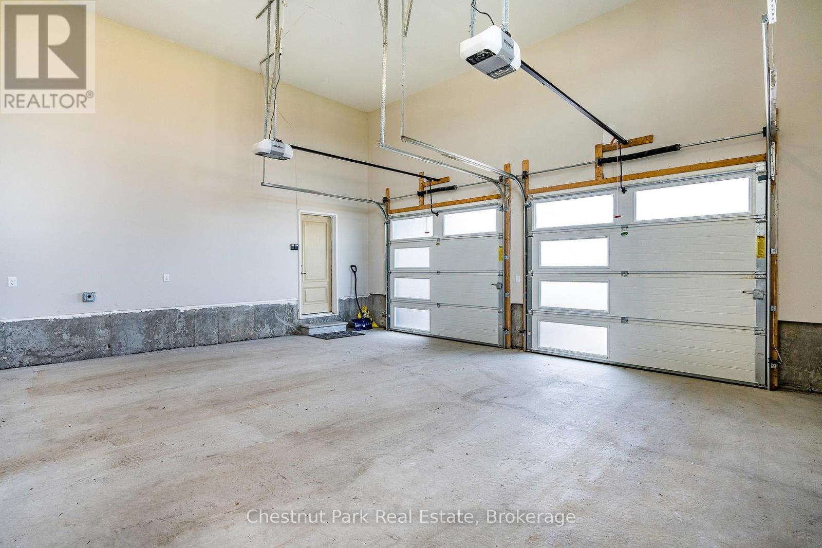1 Windrose Valley Boulevard, Clearview, Ontario  L9Y 0K2 - Photo 46 - S13065468