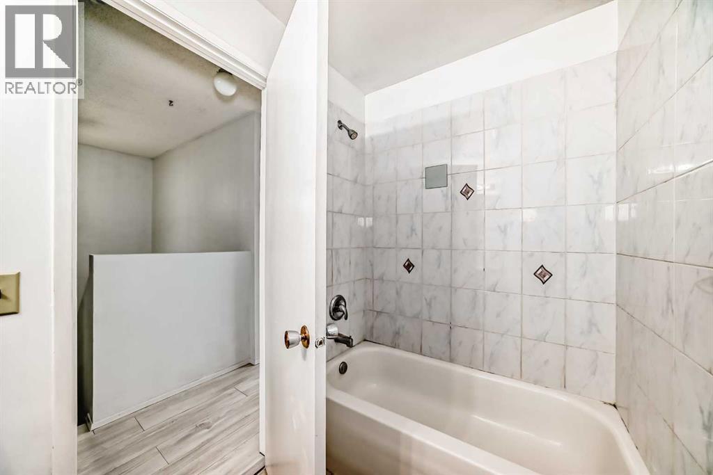 #11, 380 Bermuda Drive NW, Calgary, Alberta  T3K 2B2 - Photo 10 - A2282884