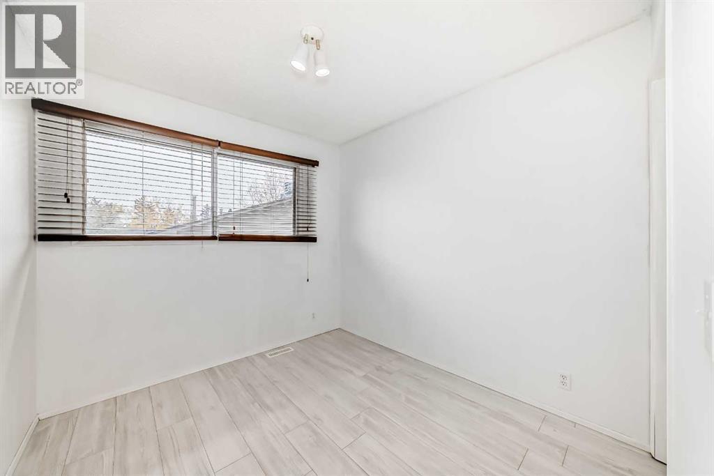 #11, 380 Bermuda Drive NW, Calgary, Alberta  T3K 2B2 - Photo 15 - A2282884