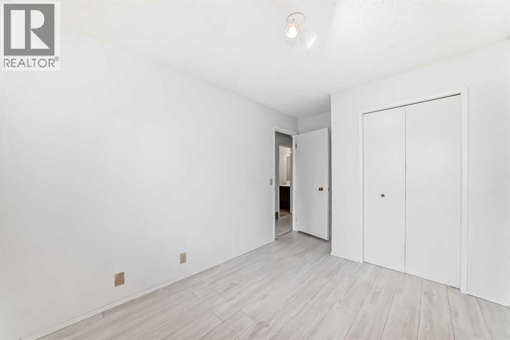 #11, 380 Bermuda Drive NW, Calgary, Alberta  T3K 2B2 - Photo 17 - A2282884
