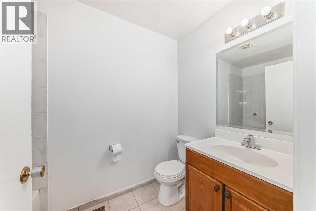 #11, 380 Bermuda Drive NW, Calgary, Alberta  T3K 2B2 - Photo 18 - A2282884