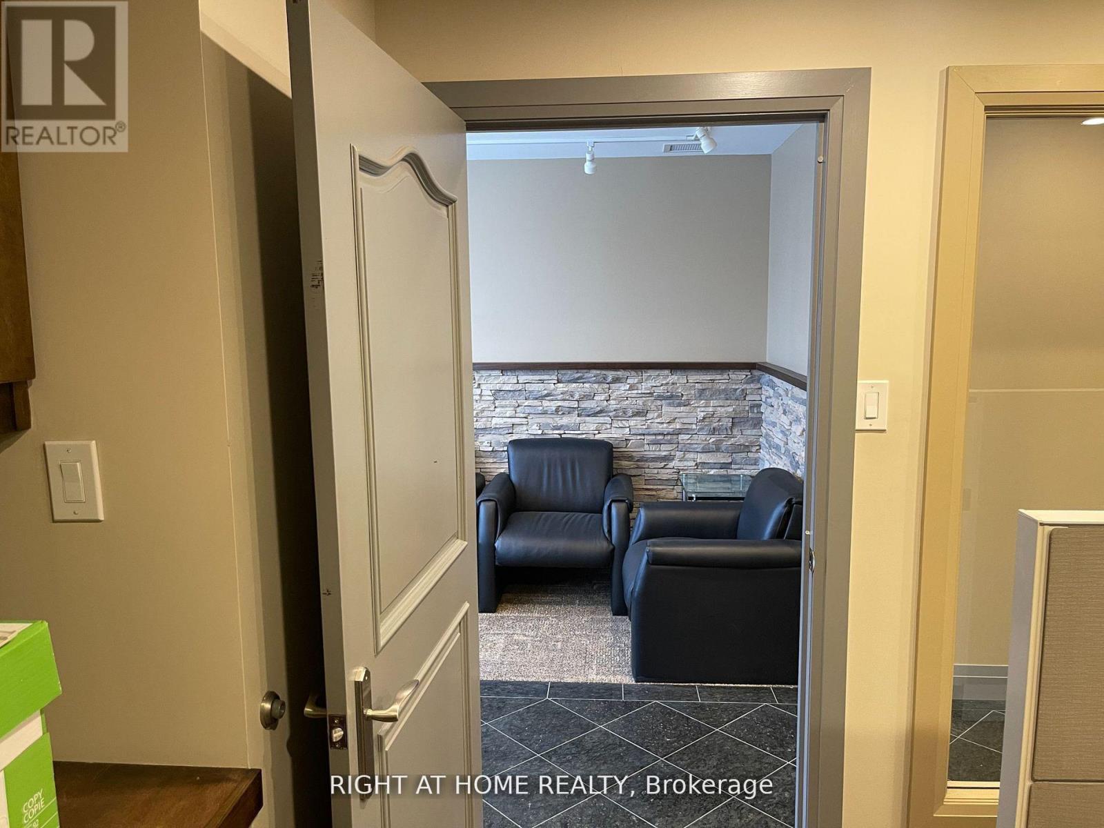 12 - 160 Cidermill Avenue, Vaughan, Ontario  L4K 4K5 - Photo 7 - N12591950