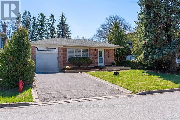 304 ROYWOOD CRESCENT, Newmarket, Ontario