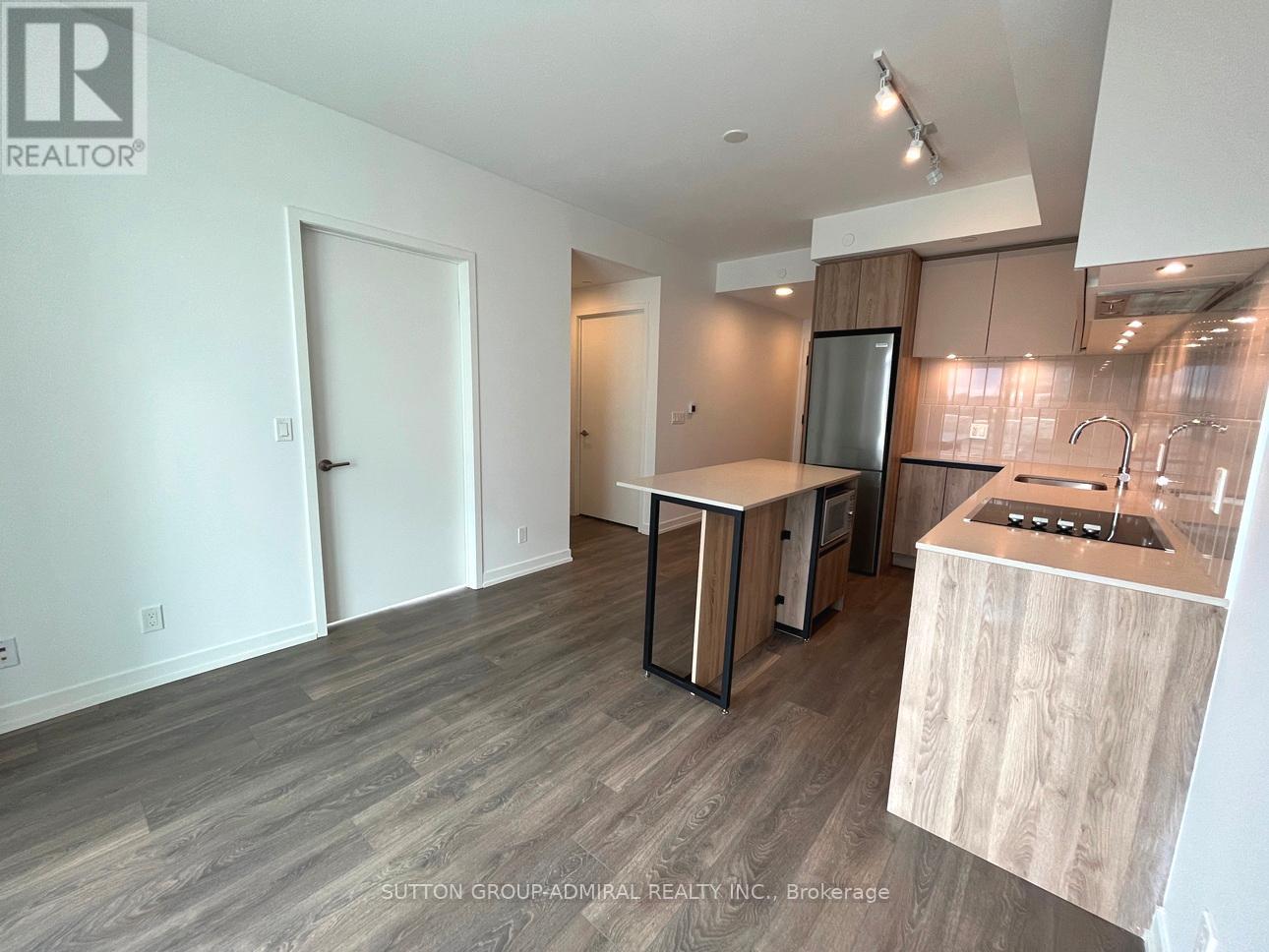 C906 - 8 Beverley Glen Boulevard, Vaughan, Ontario  L4J 0L5 - Photo 6 - N13054134