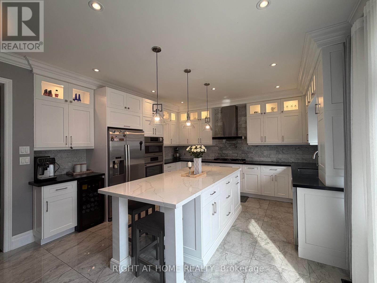 3169 Larry Crescent, Oakville, Ontario  L6M 0T1 - Photo 4 - W13014024