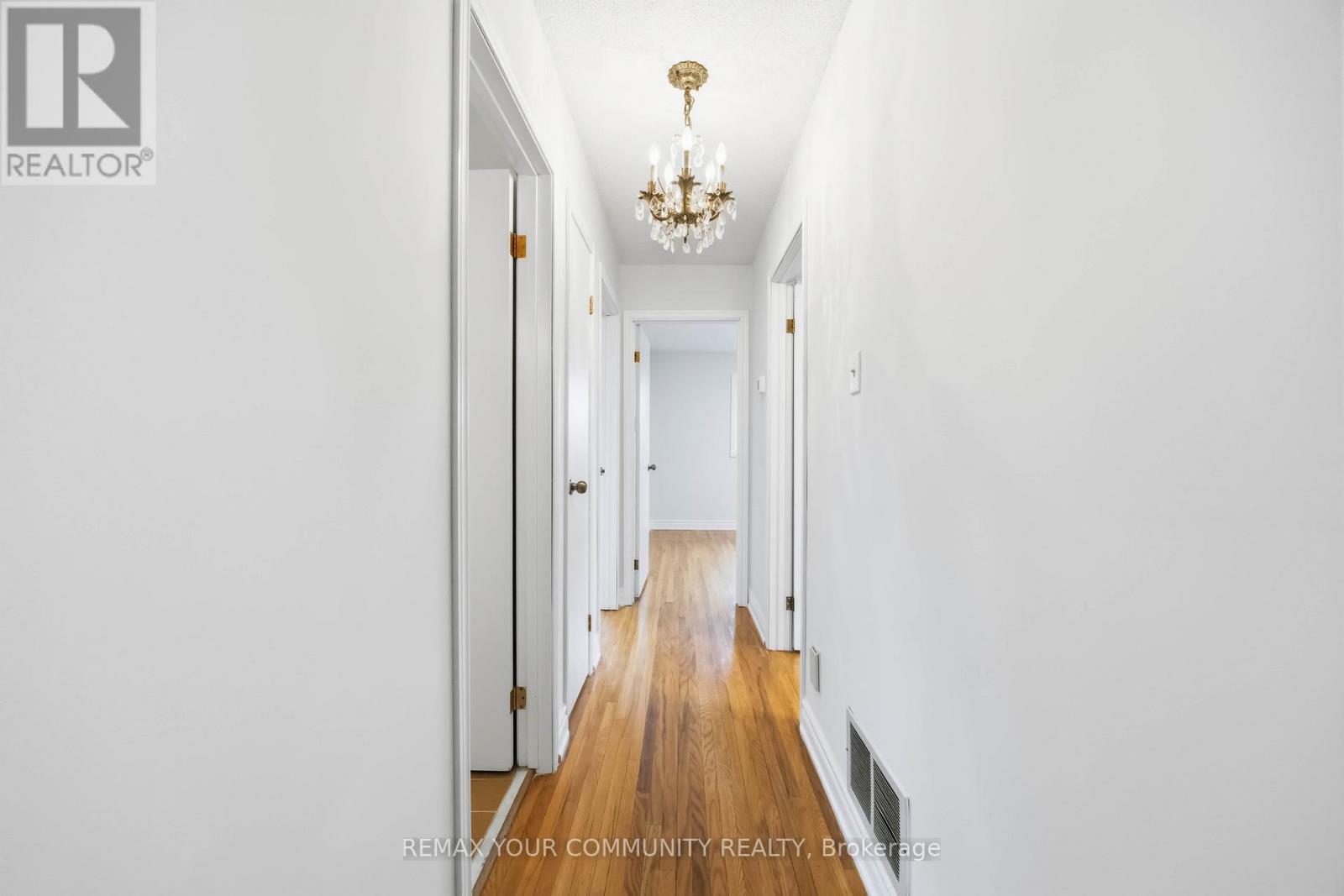 30 John Lindsay Court, Toronto, Ontario  M3L 2K1 - Photo 17 - W13059000