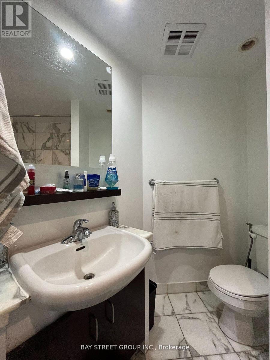 604 - 218 Queens Quay W, Toronto (Waterfront Communities), Ontario  M5J 2Y6 - Photo 17 - C13065376
