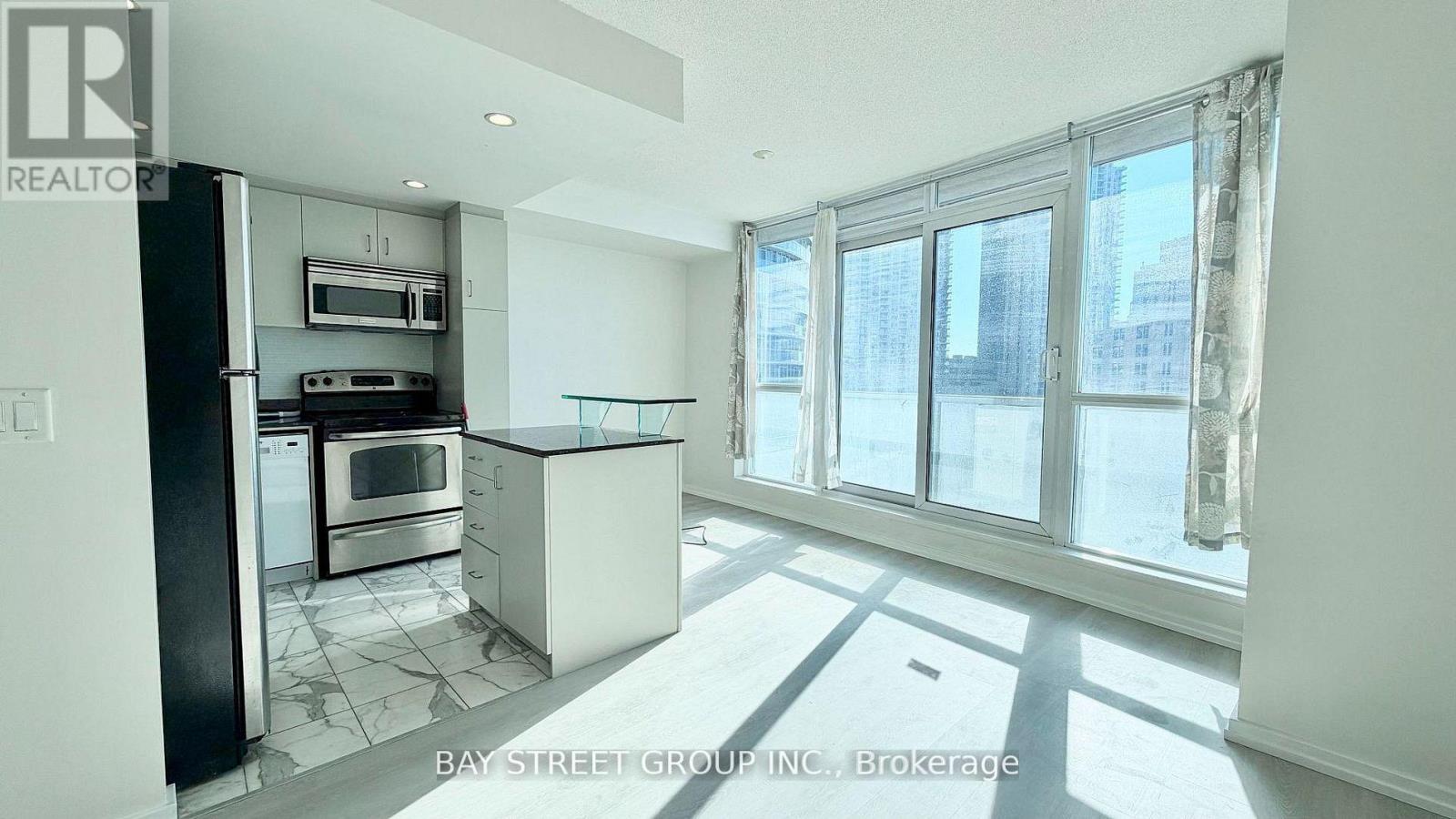 604 - 218 Queens Quay W, Toronto (Waterfront Communities), Ontario  M5J 2Y6 - Photo 18 - C13065376
