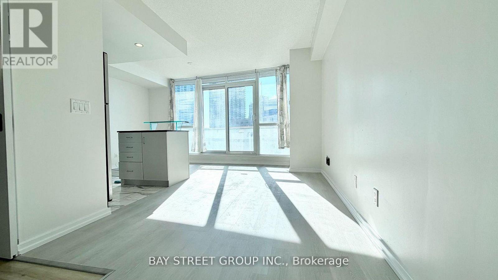 604 - 218 Queens Quay W, Toronto (Waterfront Communities), Ontario  M5J 2Y6 - Photo 7 - C13065376