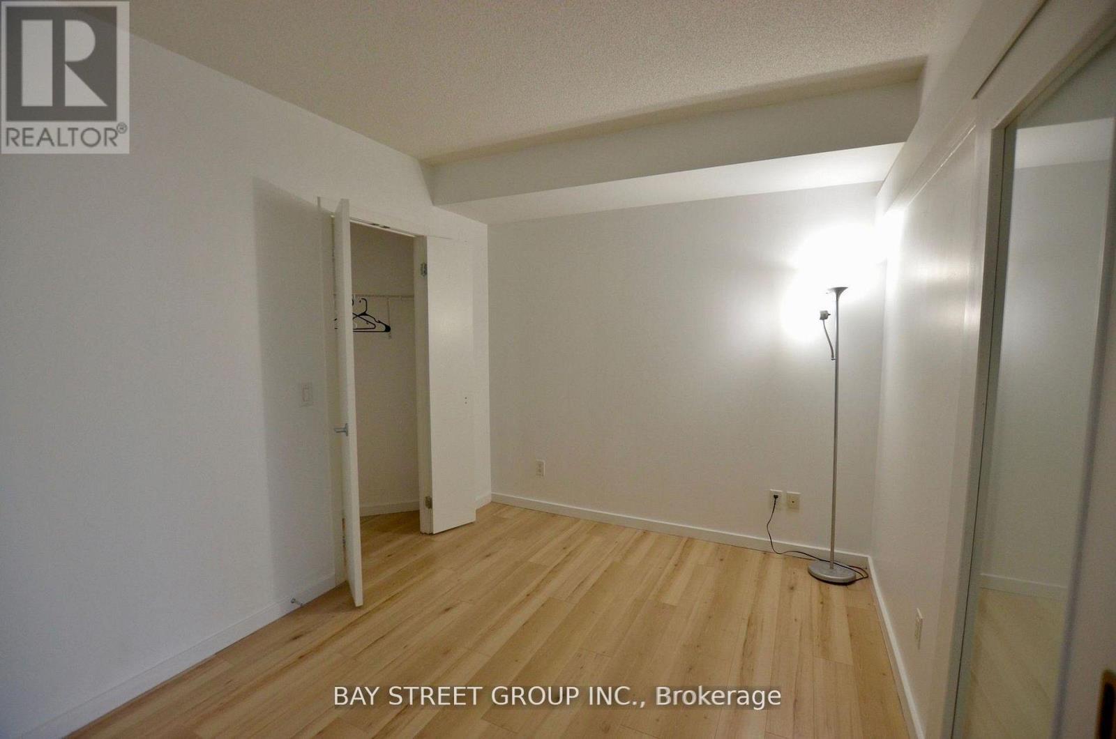 604 - 218 Queens Quay W, Toronto (Waterfront Communities), Ontario  M5J 2Y6 - Photo 8 - C13065376