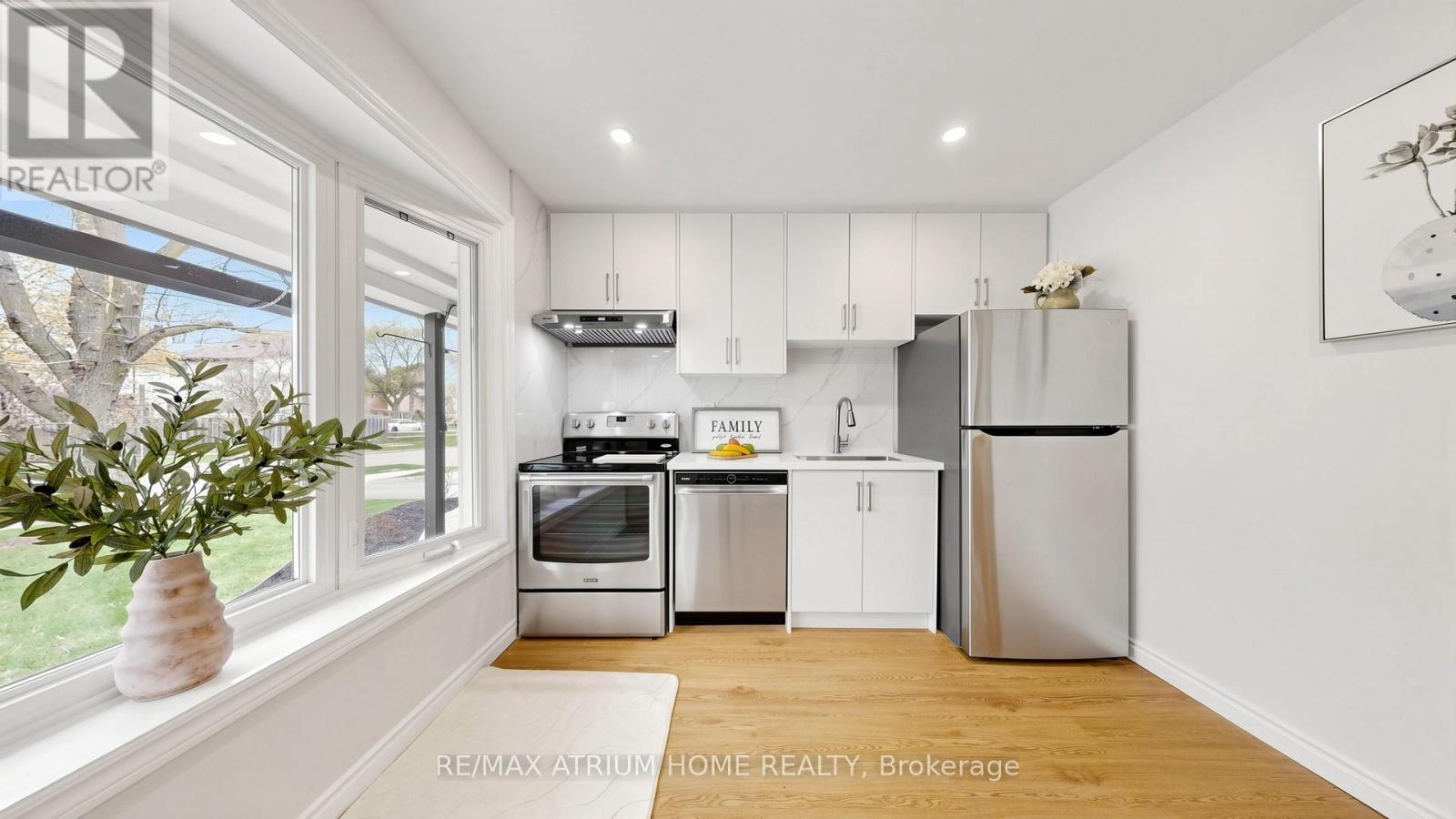 13 Applegate Crescent E, Toronto (Hillcrest Village), Ontario  M2H 2R5 - Photo 10 - C13065504