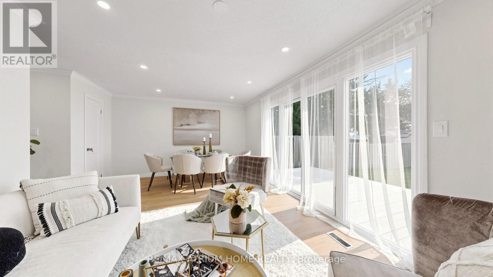 13 Applegate Crescent E, Toronto (Hillcrest Village), Ontario  M2H 2R5 - Photo 4 - C13065504