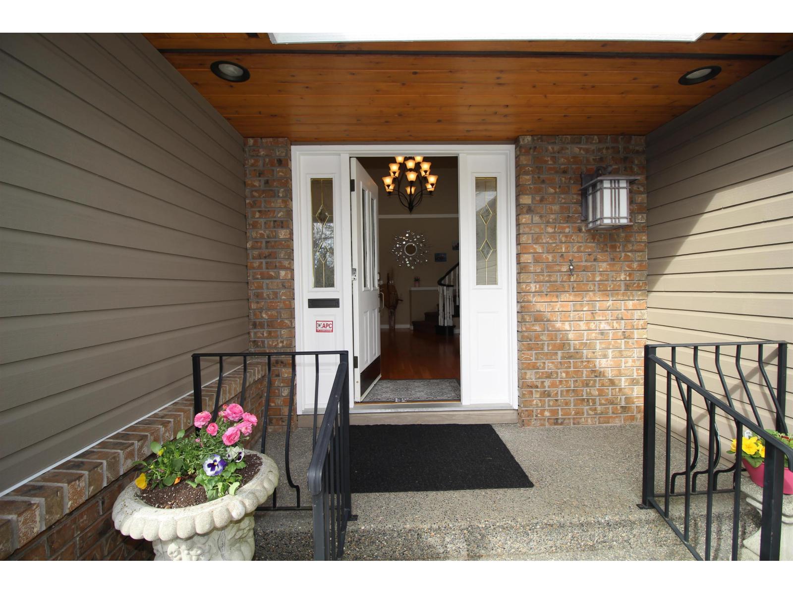 14897 22 Avenue, Surrey, British Columbia  V4A 9J2 - Photo 3 - R3117608