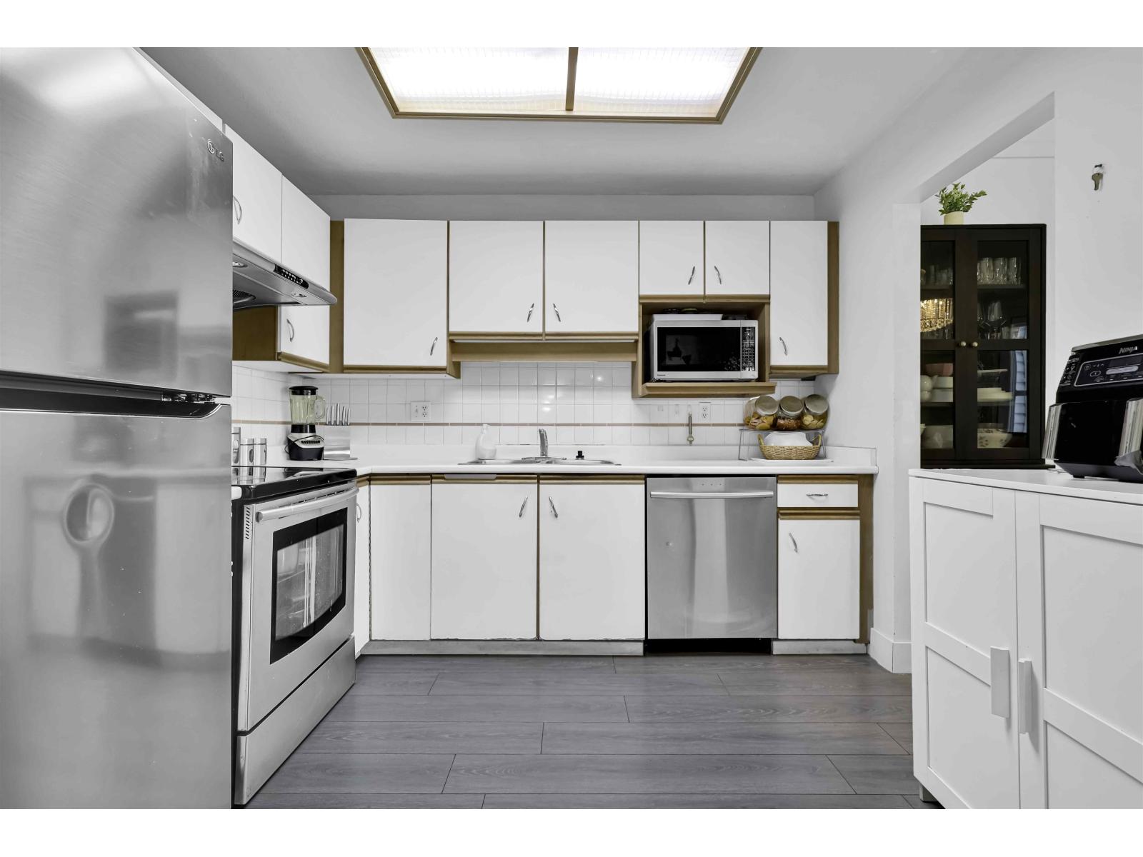 315 13918 72 Avenue, Surrey, British Columbia  V3W 0T4 - Photo 4 - R3117538