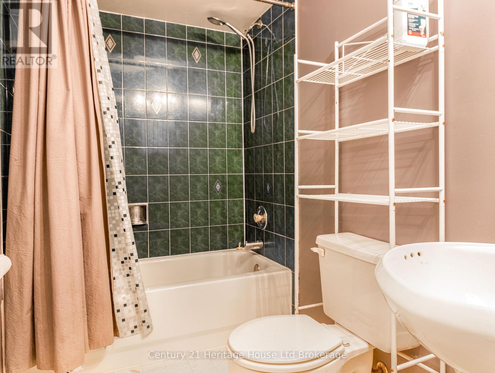 14 Pebble Beach Court, Woodstock, Ontario  N4S 8X1 - Photo 14 - X13058746