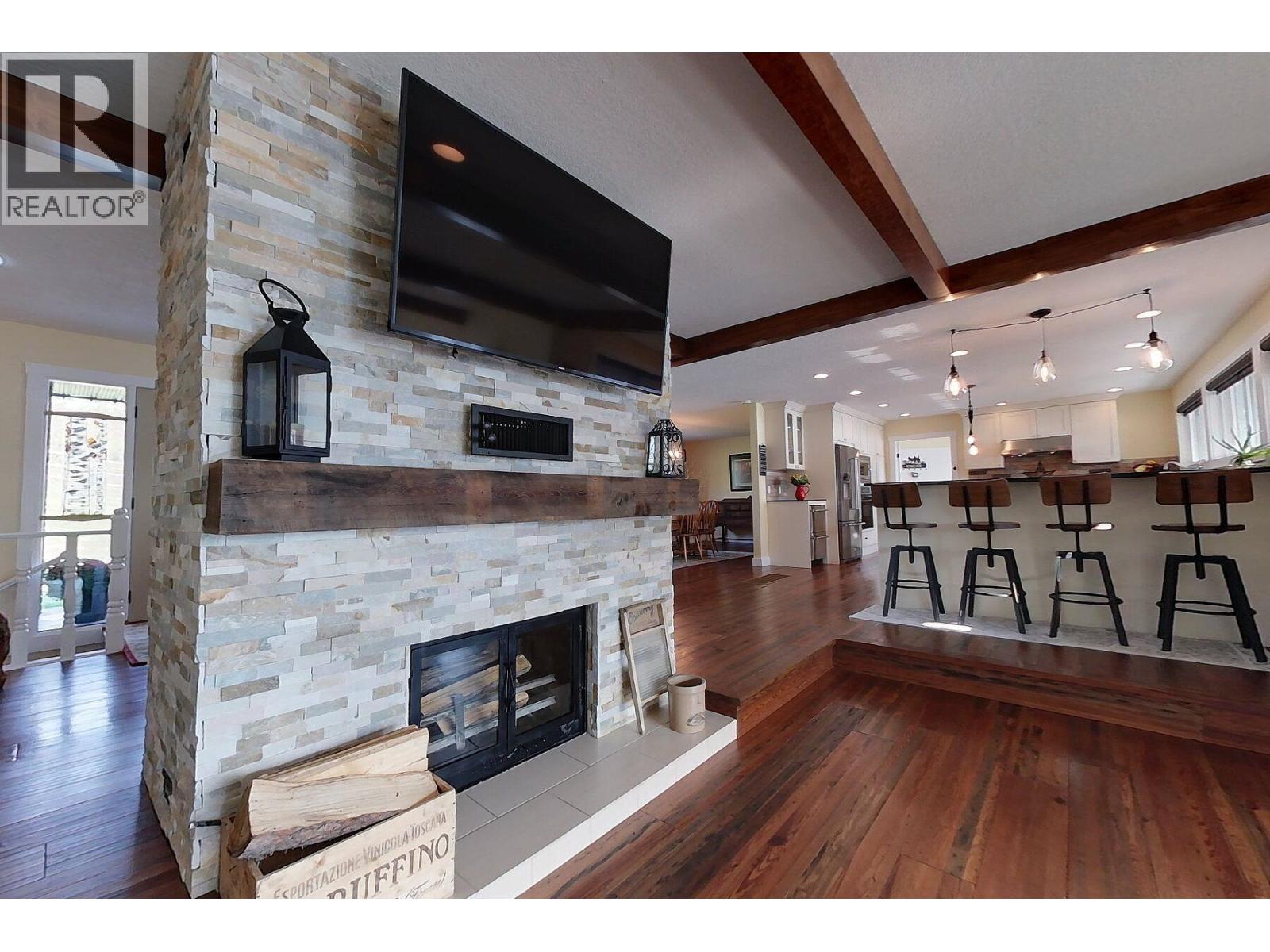2631 Johnson Road, Fraser Lake, British Columbia  V0J 1S0 - Photo 3 - R3118048