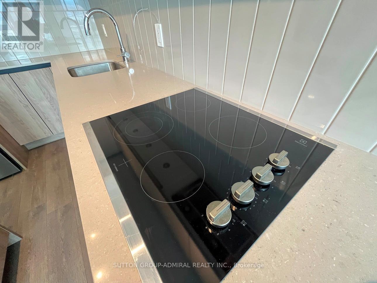 C906 - 8 Beverley Glen Boulevard, Vaughan, Ontario  L4J 0L5 - Photo 21 - N13054134